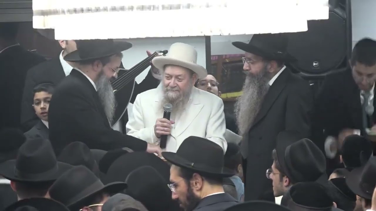 ההקפות שניות האחרונות הרב דוד בצרי זצוק"ל בשיר וריקודים איומה קומי וגלה זיו ה