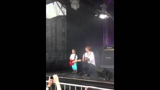 SONiA disappear fear Meets The Beatles Song in Hamburg