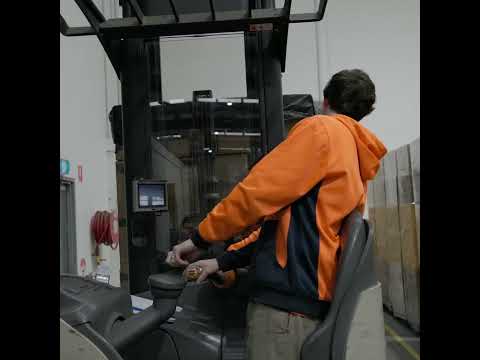 Slide 2 - Pallet Wrapping Machine Omni Base Power Prestretch Heavy Duty (video)