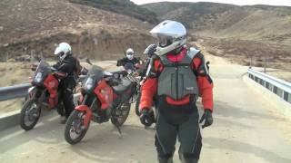 preview picture of video '9 LC8 KTMs start a ride in Castaic - ADV'
