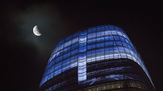 SALESFORCE LIGHTS: The Crown above San Francisco