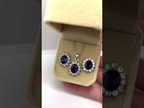 Подарок девушке набор "Сапфировый овал" серьги и кулон с цирконами в серебристой оправе в бархатной коробочке - фото 1 - id-p2465914197