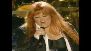 Wynonna Judd covers Led Zeppelin - Rock and Roll at CMA Fan Fest (2006)