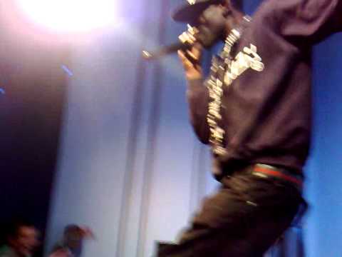 Wretch 32 ft Wizzy wow - performing at Liquid Crawley 25/26.11.2010