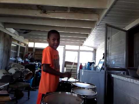 download lagu mp3 mp4 Drmmer Om Tenner, download lagu Drmmer Om Tenner gratis, unduh video klip Drmmer Om Tenner