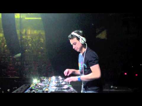 AleQ - Tiesto Clublife Tour 2011, Honduras