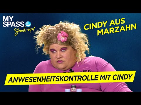 In Bauchwegschlüpfer reinwachsen | Cindy aus Marzahn - Schizophren - Ich wollte 'ne Prinzessin sein