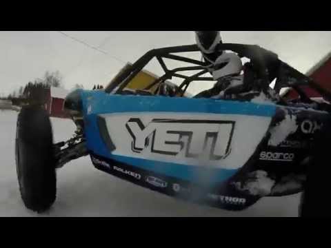 AXIAL YETI KIT VERSION OUT IN THE SNOW