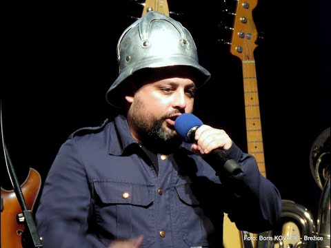 Gasilec Sašek - Dobri odnosi s policaji (v živo)