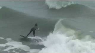 preview picture of video 'Joe Cheshire surfing in North Carolina during the winter'