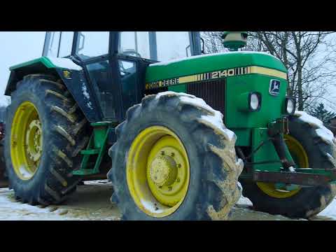 John Deere 2140