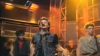 U2 - New Year´s Day /live/, BBC TV &#39;Top Of The Pops&#39;, London, England, 23.1.1983