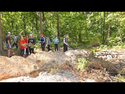 Моладзь дапамагае навесці парадак на Партызанскай крынічцы видео