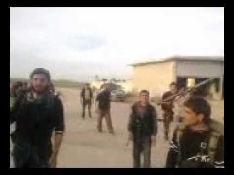 جولة ميدانية مع مقاتلي كتيبة أسود الصاخور بعد السيطرة على أحد الحواجز في بلدة خناصر في ريف حلب