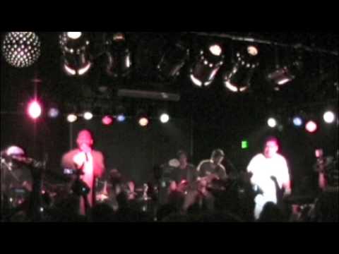 Me myself and I : 2007 De La Soul with Rhythm roots allstars at Echoplex. Scion was present n