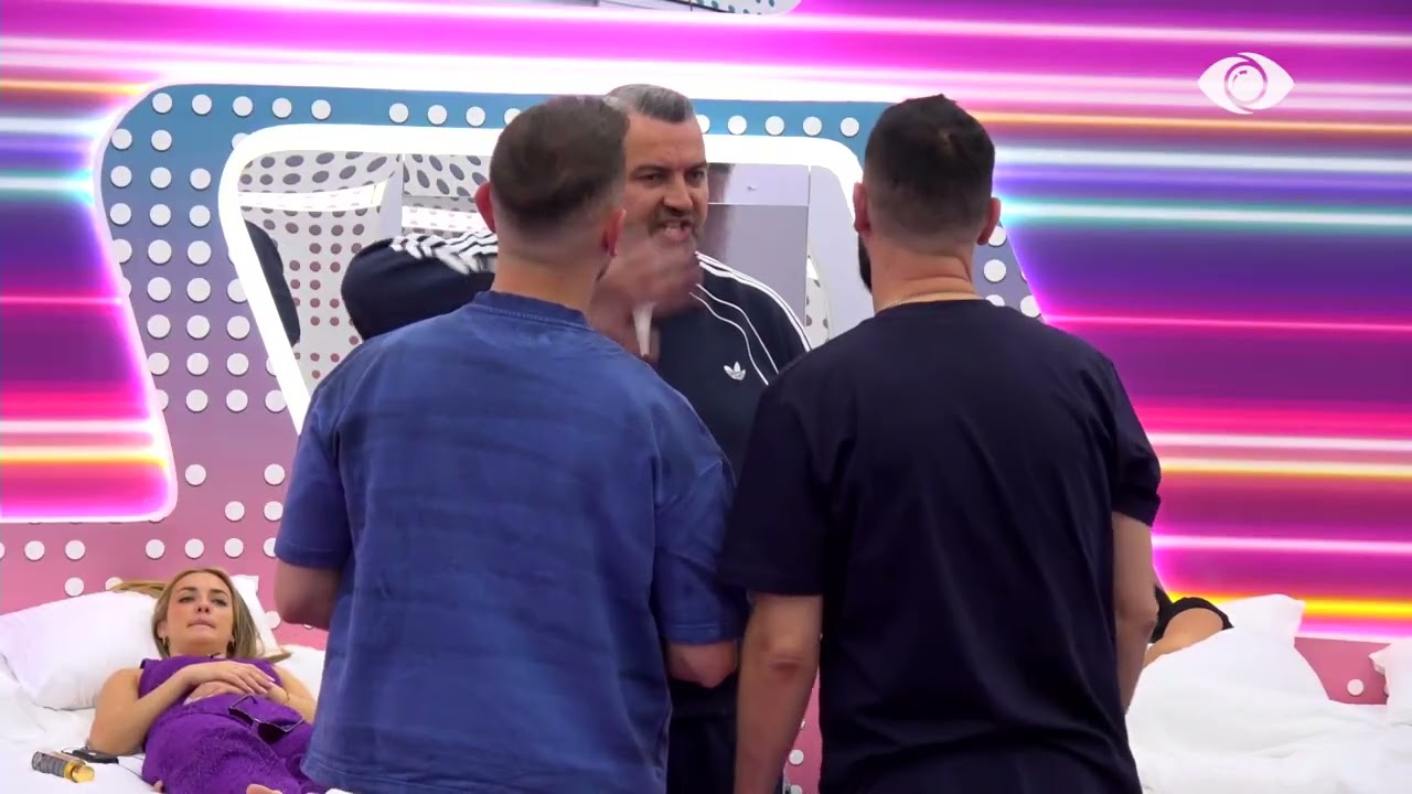 Kush jam unë…?/ Rogertit i drejtohet Mirit para Shëndritit: Ushtari im kamikaz