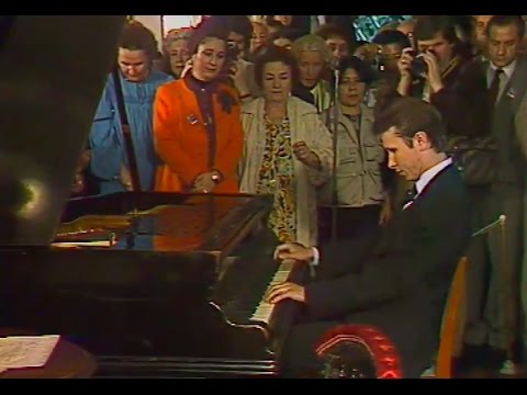 Mikhail Pletnev plays Tchaikovsky Reverie, op. 9 no. 1 - video