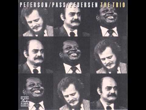 Oscar Peterson, Joe Pass & Niels-Henning Ørsted Pedersen - Blues Etude (live)