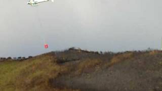 preview picture of video 'Helicopters firefighting at Roxburgh (2)'