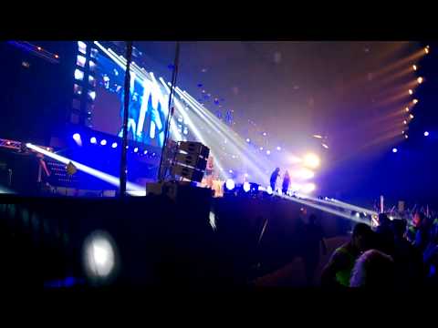 2 Brothers On The 4th Floor - Never Alone (Live - Foute Party 2013)