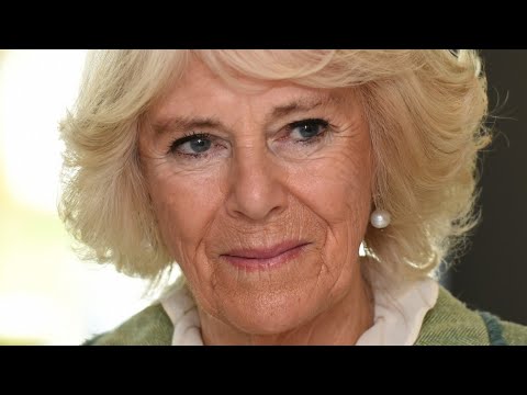 卡米拉對皇家事件的迴應讓人眼前一亮。 (Camilla's Response To The Royal Fallout Is Turning Heads)