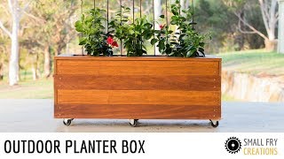 DIY | Outdoor Planter Box on wheels!