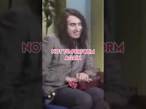 This singer LOST HIS LIFE during his performance, check out this bizarre story! #tinytim