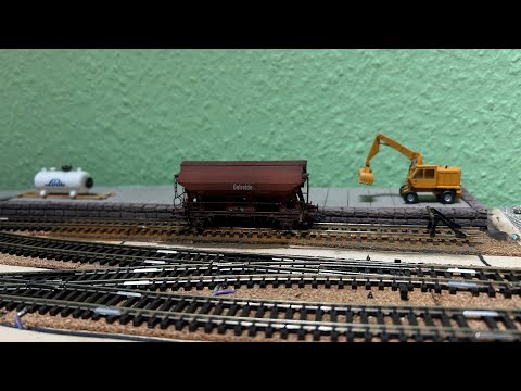 Axel's TT Model Railway #18 - Loading road, timber trade and the 58 Reko in operation.