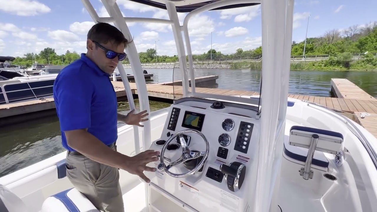Robalo R222 EX Walk Thru