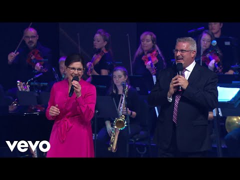 The Collingsworth Family - Right By Your Side