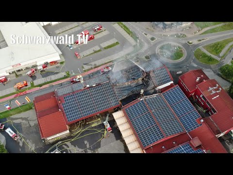 🔥🚒 Millionenschaden bei Großbrand in Winzergenossenschaft Schliengen-Müllheim - mit Drohnensicht