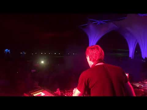 Richie Hawtin playing 'Paulo Foltz - Mental Scanning' @ WAN Festival [Madrid, Spain]