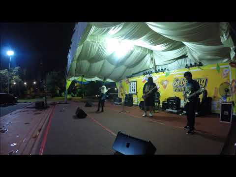 Scarlett's Diary feat Iqa Nizam - Alive (Live at Penang Food Mega Festival)