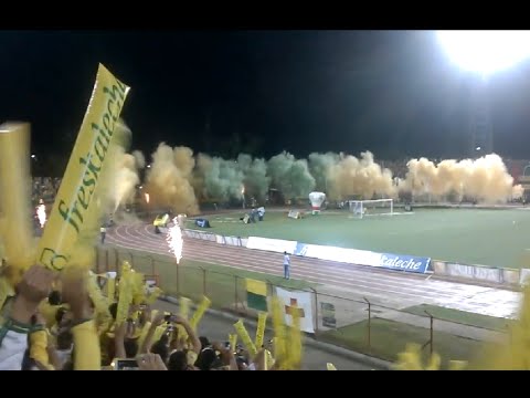 "RECIBIMIENTO, BUCARAMANGA VS CARTAGENA, 9-NOV-2015, FORTALEZA LEOPARDA SUR 2015" Barra: Fortaleza Leoparda Sur • Club: Atlético Bucaramanga