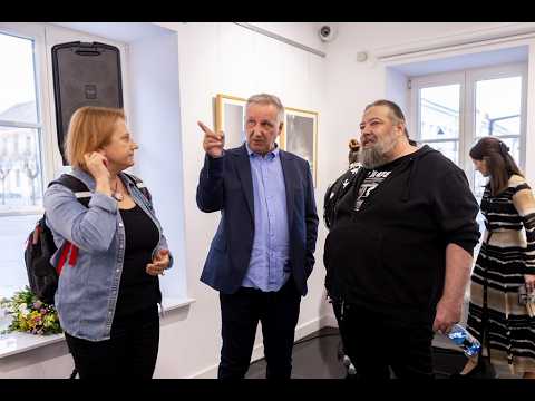 Sławomir Romaniuk w Suwałkach prezentuje fotograficzne portrety znanych artystów. Pokazuje dusze