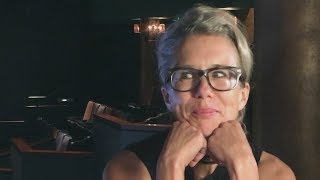 Art Zone: Lauren Weedman spills tea about being fired from The Daily Show & more video