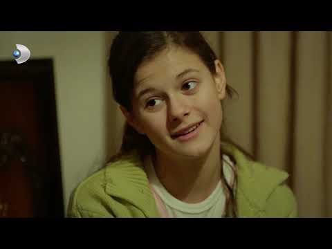 Küçük Narin Fırat'a Atkı Ördü! - Merhamet 35. Bölüm