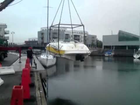 Sjösättning av Corona - Monterey 233