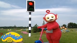Po STOPS at a Red Light! | Teletubbies For Kids