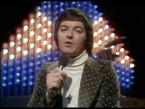 Tony Blackburn Introducing Diana Ross @TOTP 1-4-1976