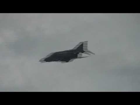 Spirit of STL Airshow 2006 - F4 Pass