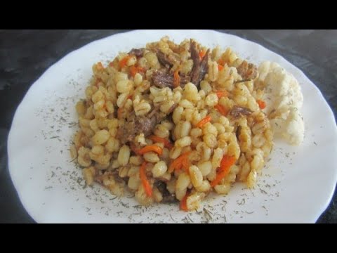 Перловая каша и Гороховый суп на полевой кухне. Pearl porridge. 珍珠粥. पर्ल दलिया. Pea soup. 豌豆汤