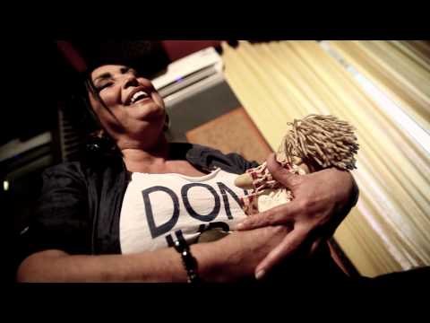 Cinzia Oscar - Ninna Nanna (Autore Federico Salvatore) - Regia Ciro Grieco e Checco Danza