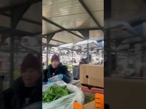 Kalenic Green Market (seção de mercearia) - Belgrado, Sérvia