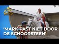 Peet REGELT bezoek van de HULPSINT EN HULPPIET! | Familie Gillis
