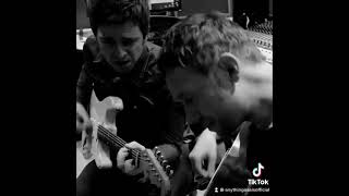 Noel Gallagher and Damon Albarn jamming ‘ We’ve Got The Power ‘ in the studio together ♥️
