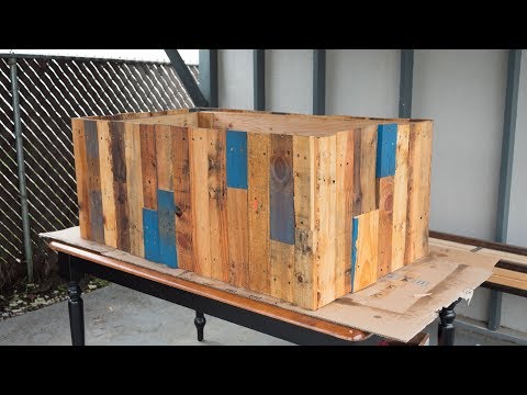 DIY PALLET GARDEN BEDS: How to Make Planter Boxes Out of Recycled Wood Video