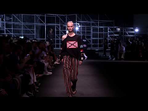 MARCELO BURLON COUNTY OF MILAN || MENSWEAR SS18 SHOW ||