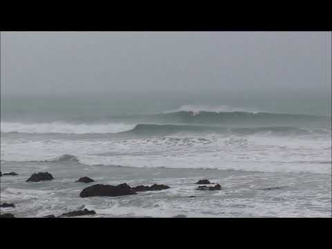 Big swell rolls in to Little Fistral