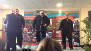 Ngā Tukemata Pa mai, Me he manu rere, Putiputi kanehana.